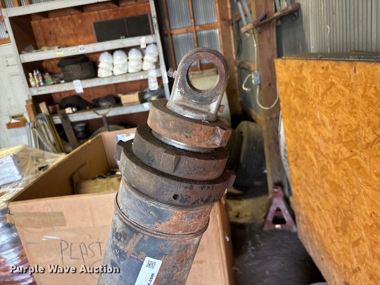 image for item EO4081 Dump truck ram and truck springs