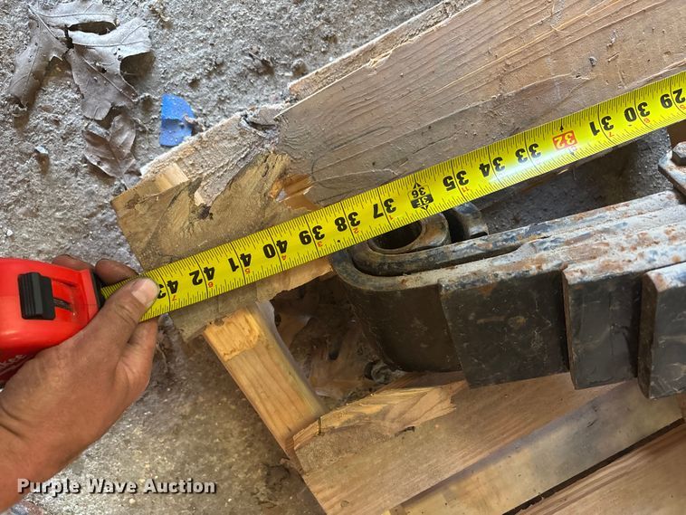 image for item EO4081 Dump truck ram and truck springs