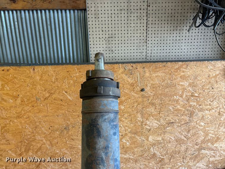 image for item EO4081 Dump truck ram and truck springs