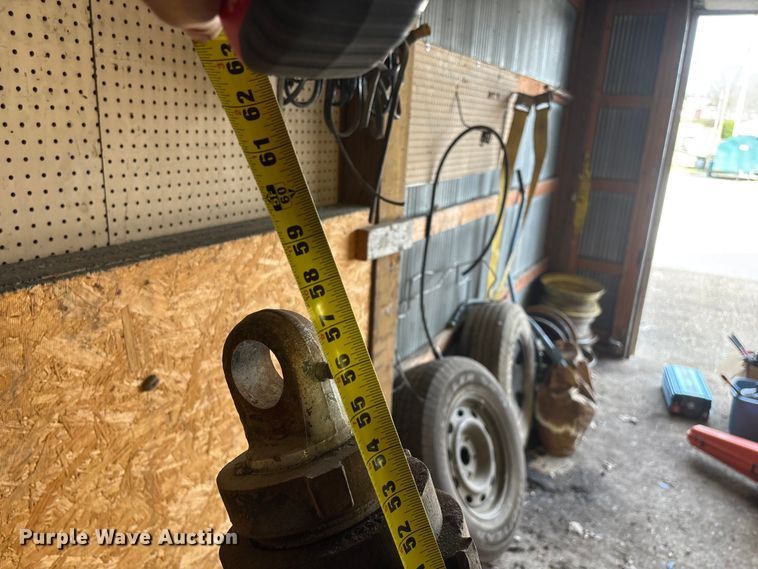 image for item EO4081 Dump truck ram and truck springs