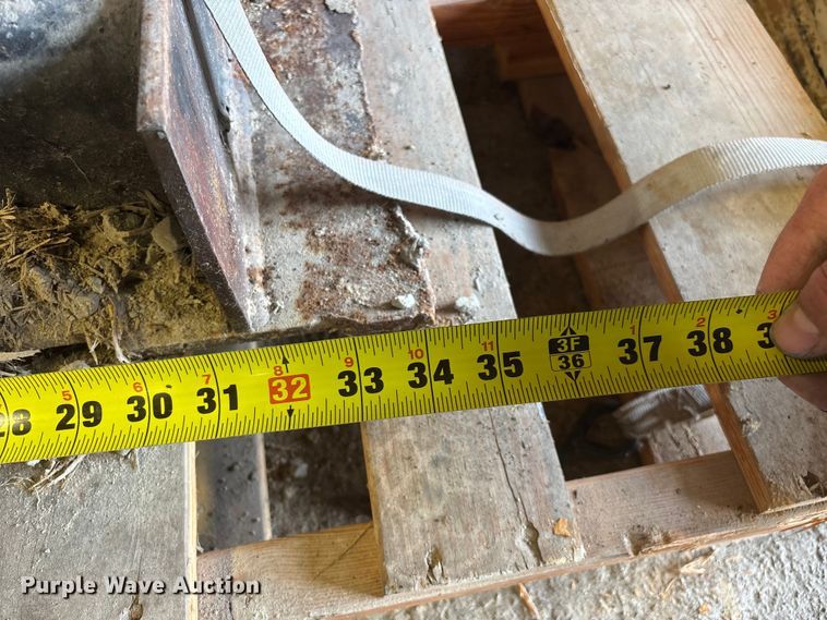 image for item EO4081 Dump truck ram and truck springs