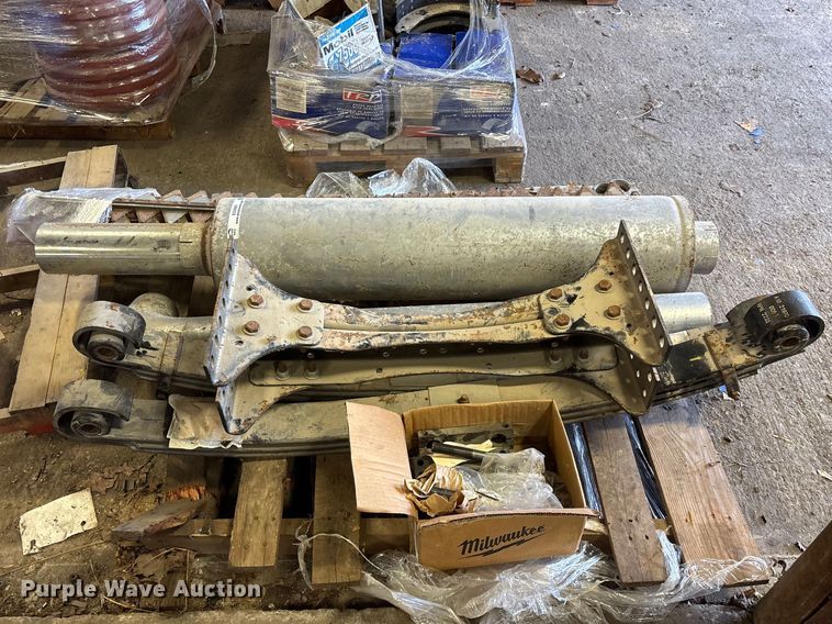 image for item EO4083 Truck and sickle mower parts