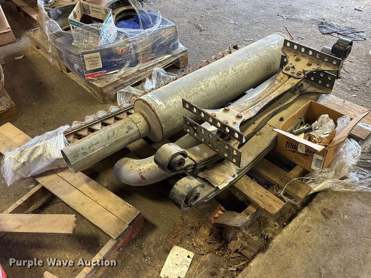 image for item EO4083 Truck and sickle mower parts