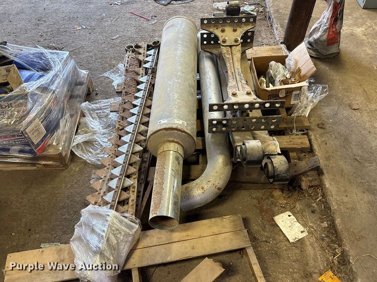 image for item EO4083 Truck and sickle mower parts