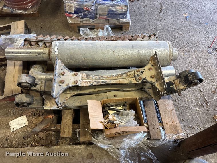 image for item EO4083 Truck and sickle mower parts