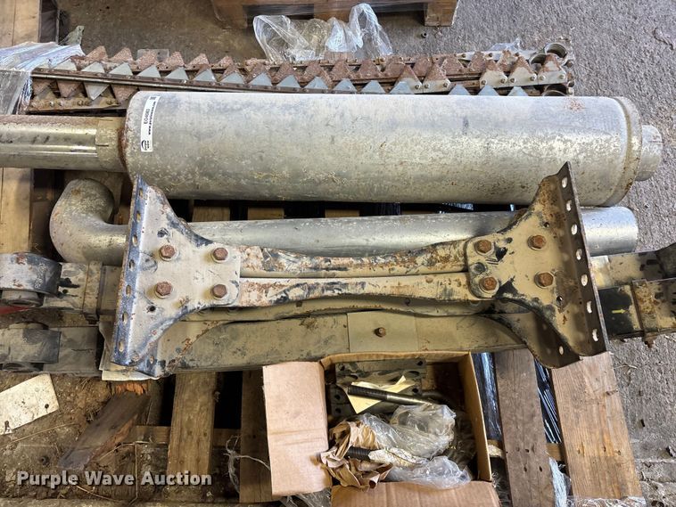 image for item EO4083 Truck and sickle mower parts