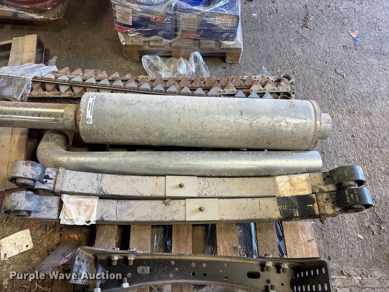 image for item EO4083 Truck and sickle mower parts