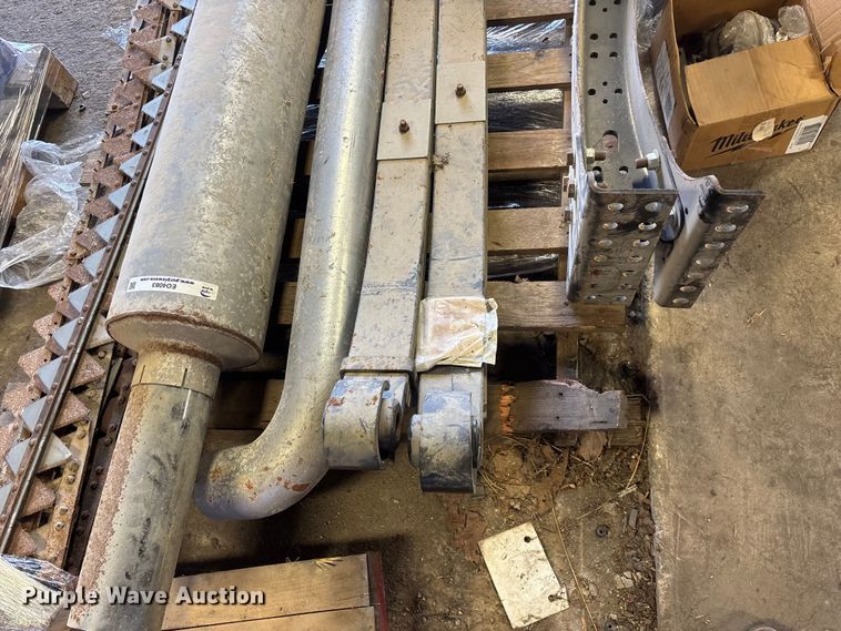 image for item EO4083 Truck and sickle mower parts