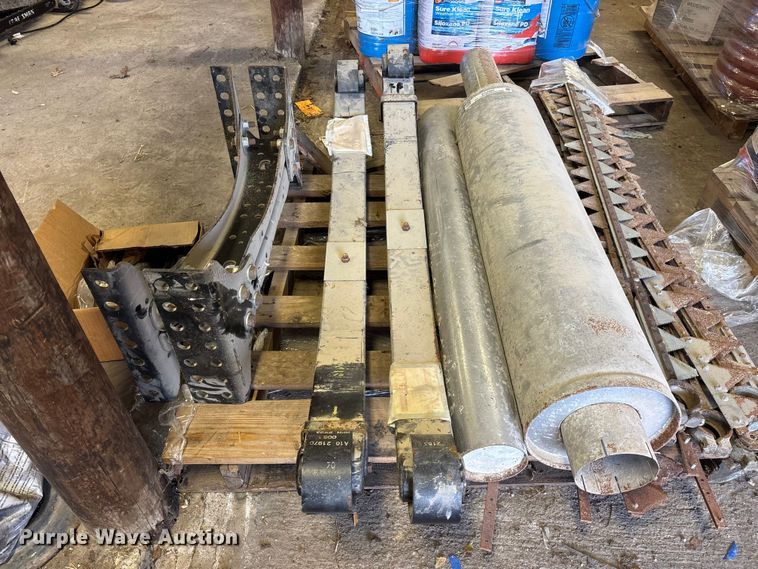 image for item EO4083 Truck and sickle mower parts