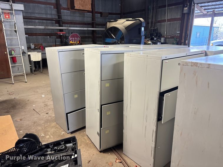 image for item EO4087 (9) metal cabinets
