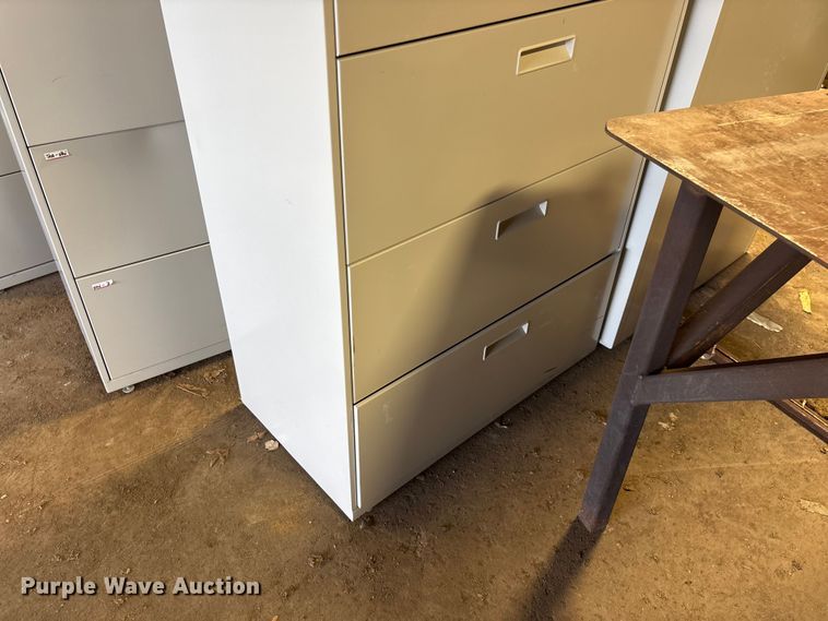 image for item EO4087 (9) metal cabinets