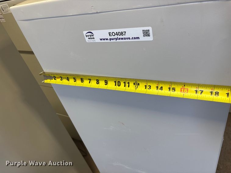 image for item EO4087 (9) metal cabinets