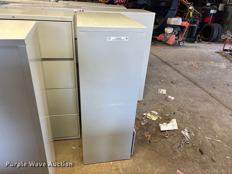 image for item EO4087 (9) metal cabinets
