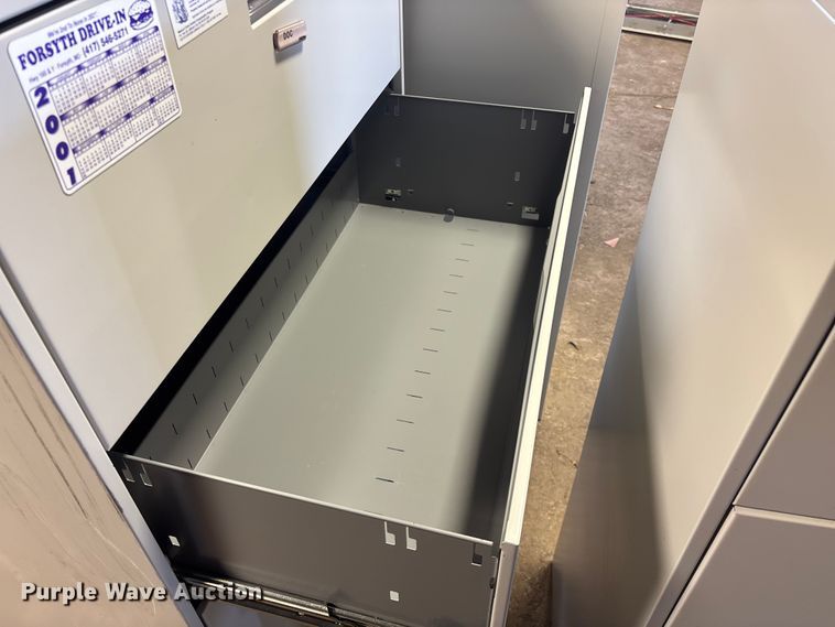 image for item EO4087 (9) metal cabinets