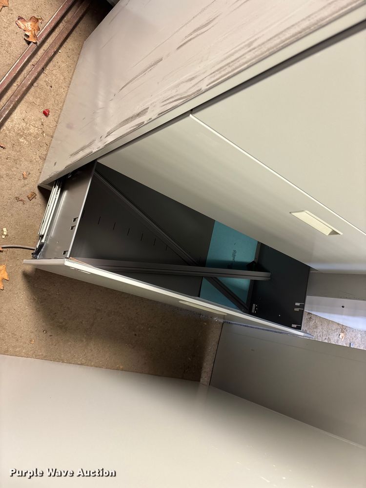 image for item EO4087 (9) metal cabinets