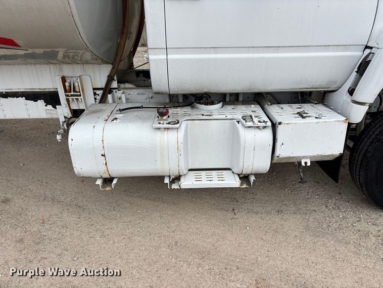 image for item EO4104 1992 GMC TopKick LoPro fuel truck