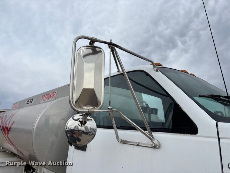 image for item EO4104 1992 GMC TopKick LoPro fuel truck