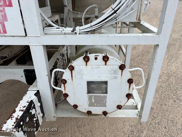 image for item EO4104 1992 GMC TopKick LoPro fuel truck