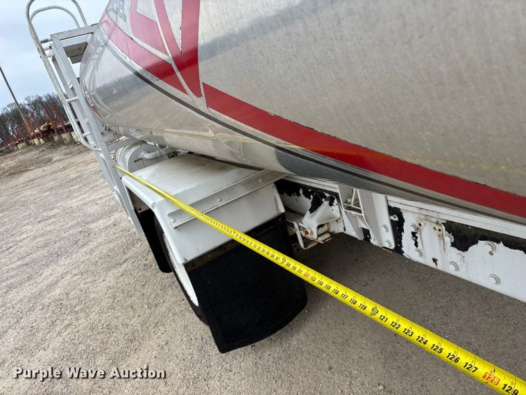 image for item EO4104 1992 GMC TopKick LoPro fuel truck