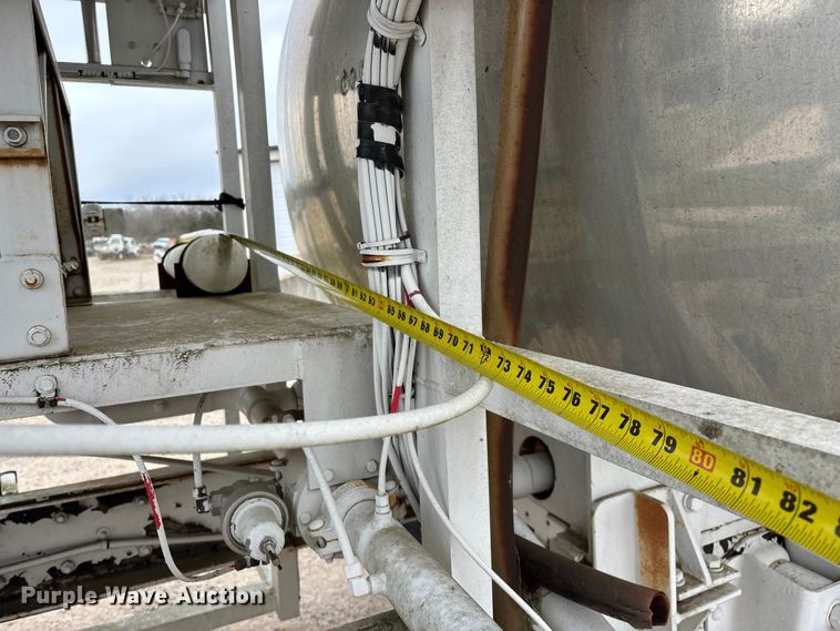 image for item EO4104 1992 GMC TopKick LoPro fuel truck