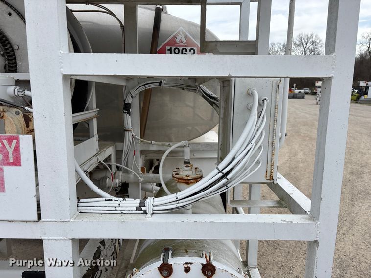 image for item EO4104 1992 GMC TopKick LoPro fuel truck