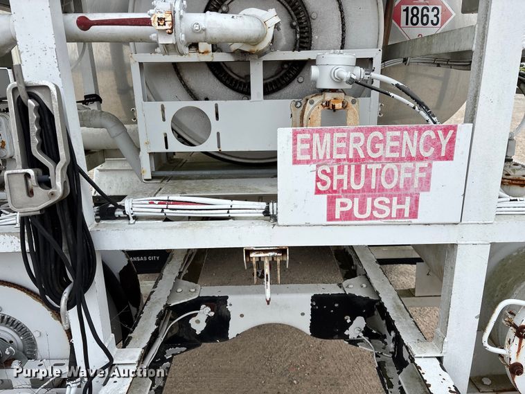 image for item EO4104 1992 GMC TopKick LoPro fuel truck