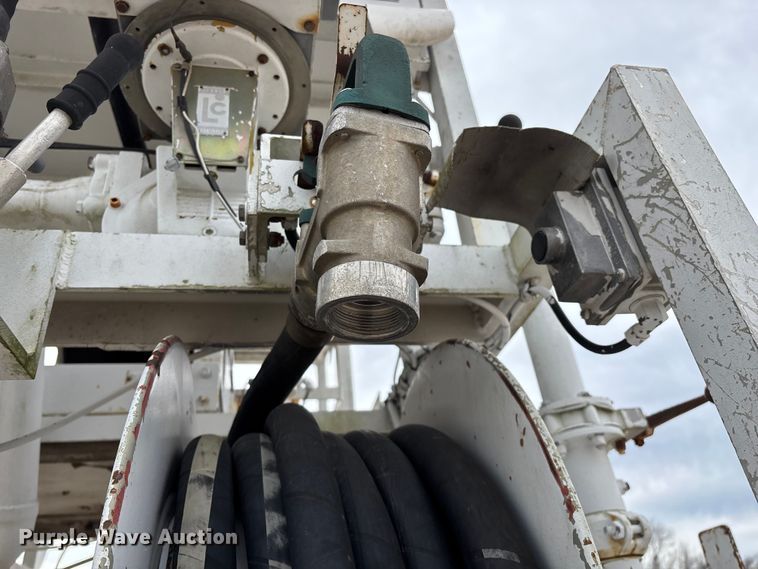 image for item EO4104 1992 GMC TopKick LoPro fuel truck