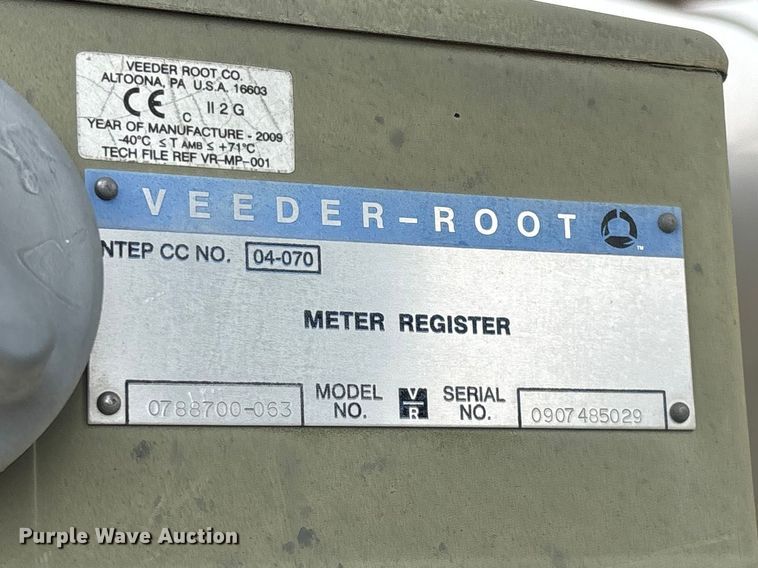 image for item EO4104 1992 GMC TopKick LoPro fuel truck