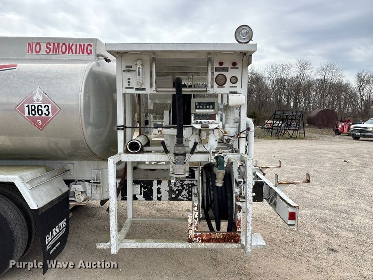 image for item EO4104 1992 GMC TopKick LoPro fuel truck