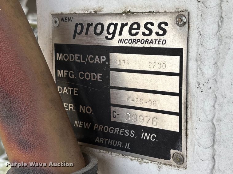 image for item EO4104 1992 GMC TopKick LoPro fuel truck