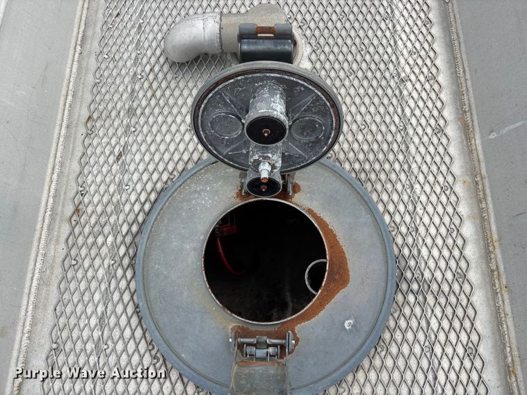 image for item EO4104 1992 GMC TopKick LoPro fuel truck