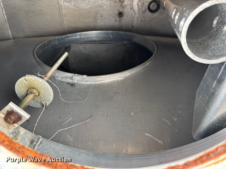 image for item EO4104 1992 GMC TopKick LoPro fuel truck