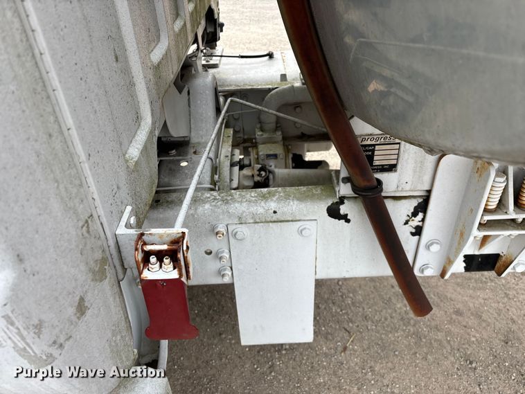 image for item EO4104 1992 GMC TopKick LoPro fuel truck