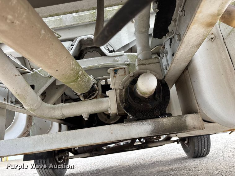 image for item EO4104 1992 GMC TopKick LoPro fuel truck