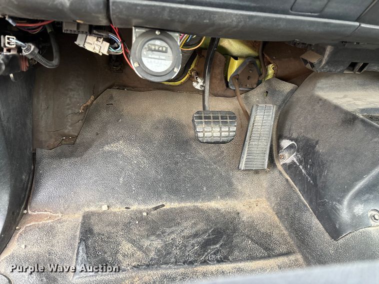 image for item EO4104 1992 GMC TopKick LoPro fuel truck