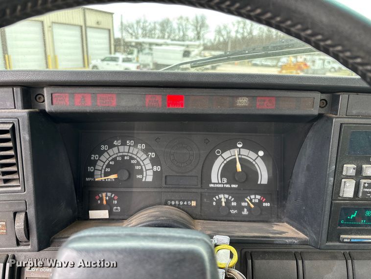 image for item EO4104 1992 GMC TopKick LoPro fuel truck