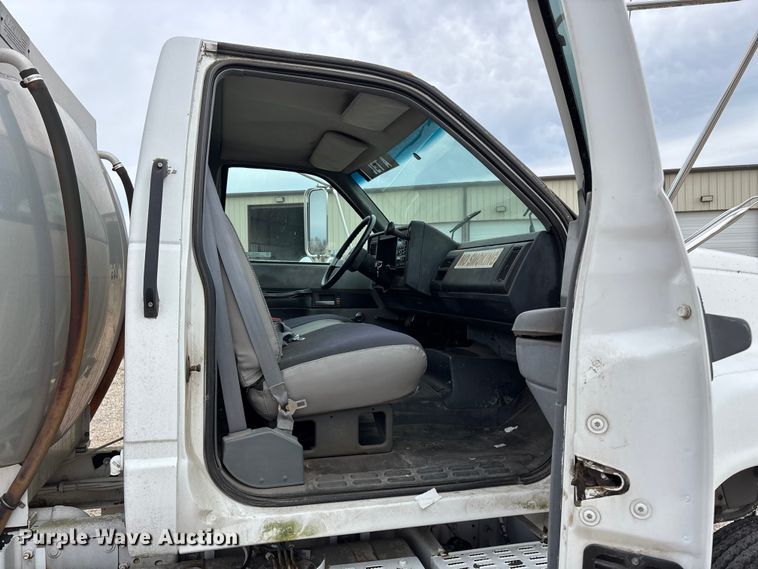 image for item EO4104 1992 GMC TopKick LoPro fuel truck