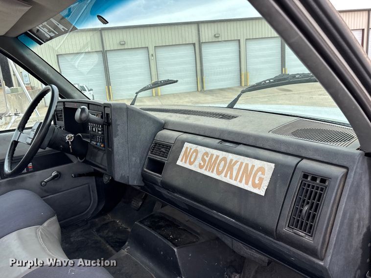 image for item EO4104 1992 GMC TopKick LoPro fuel truck