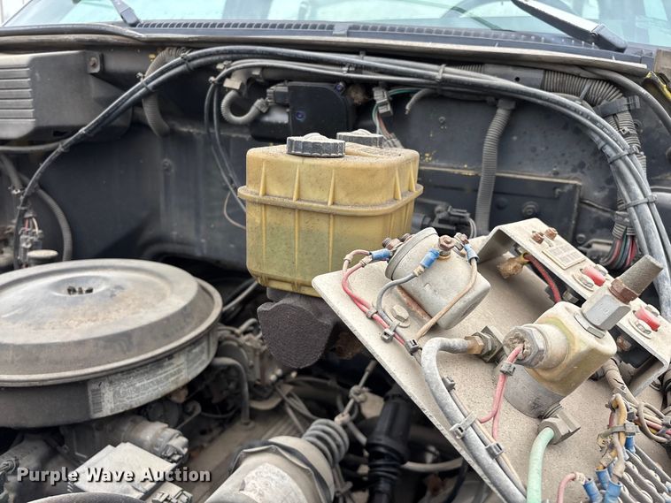 image for item EO4104 1992 GMC TopKick LoPro fuel truck