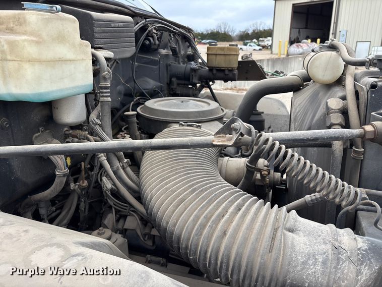 image for item EO4104 1992 GMC TopKick LoPro fuel truck