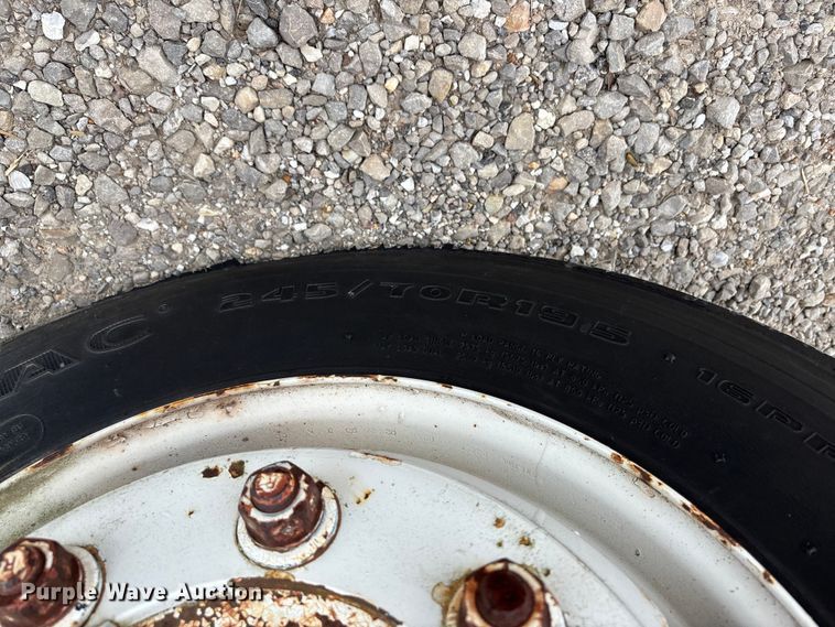 image for item EO4104 1992 GMC TopKick LoPro fuel truck