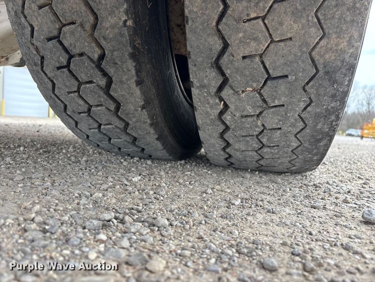 image for item EO4104 1992 GMC TopKick LoPro fuel truck