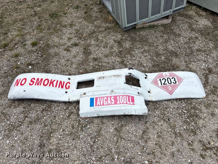 image for item EO4104 1992 GMC TopKick LoPro fuel truck