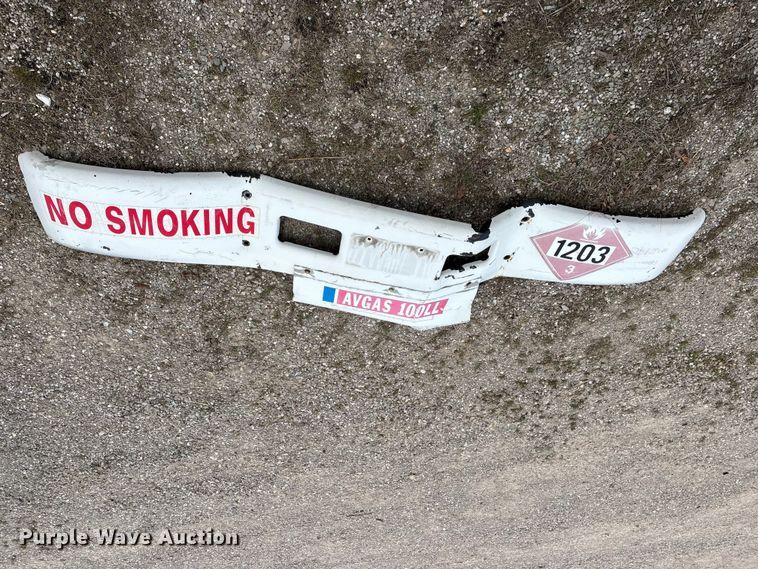 image for item EO4104 1992 GMC TopKick LoPro fuel truck