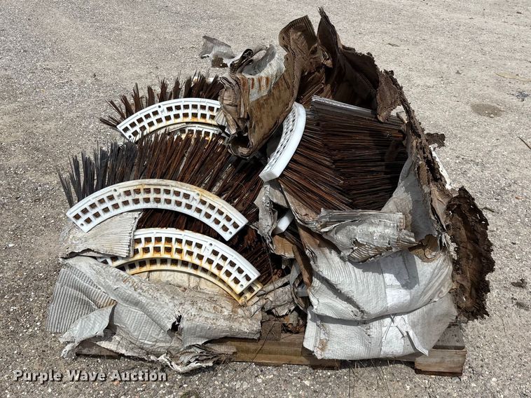 image for item EO4105 Gutter broom brushes