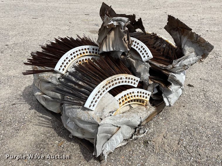 image for item EO4105 Gutter broom brushes