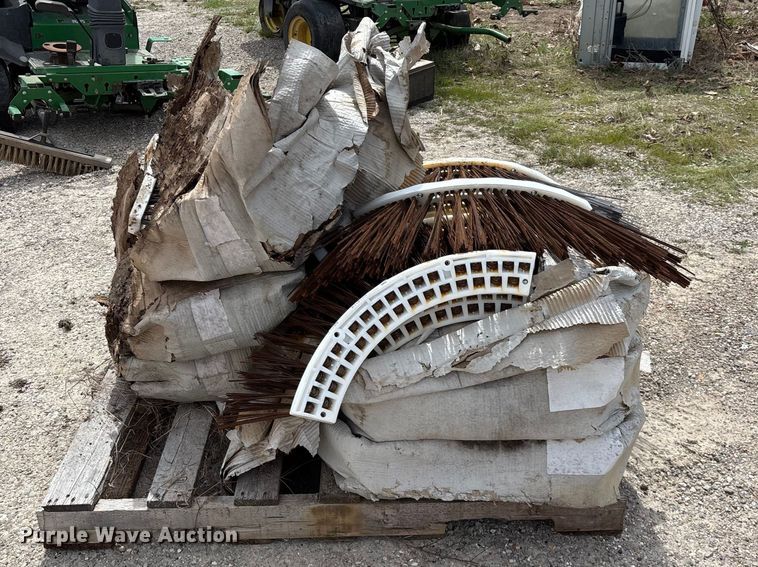 image for item EO4105 Gutter broom brushes