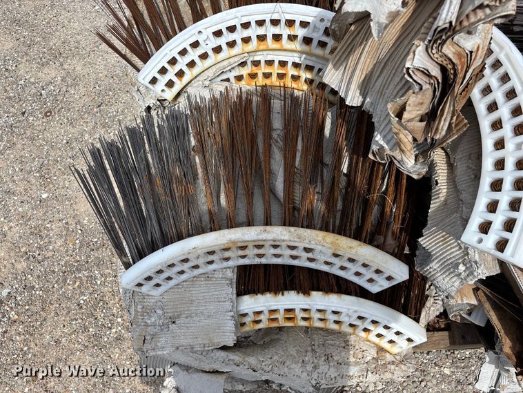 image for item EO4105 Gutter broom brushes