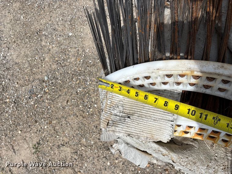 image for item EO4105 Gutter broom brushes