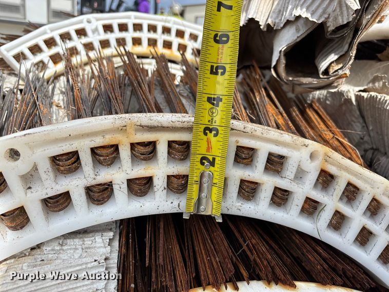 image for item EO4105 Gutter broom brushes